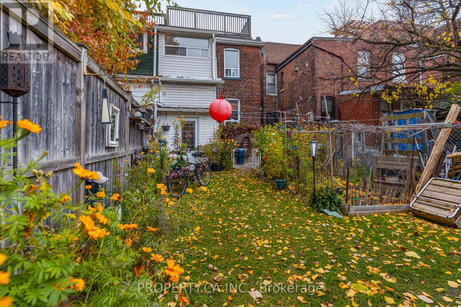 Upper - 356 Saint Clarens Avenue, Toronto, Ontario  M6H 3W3 - Photo 32 - C12520608