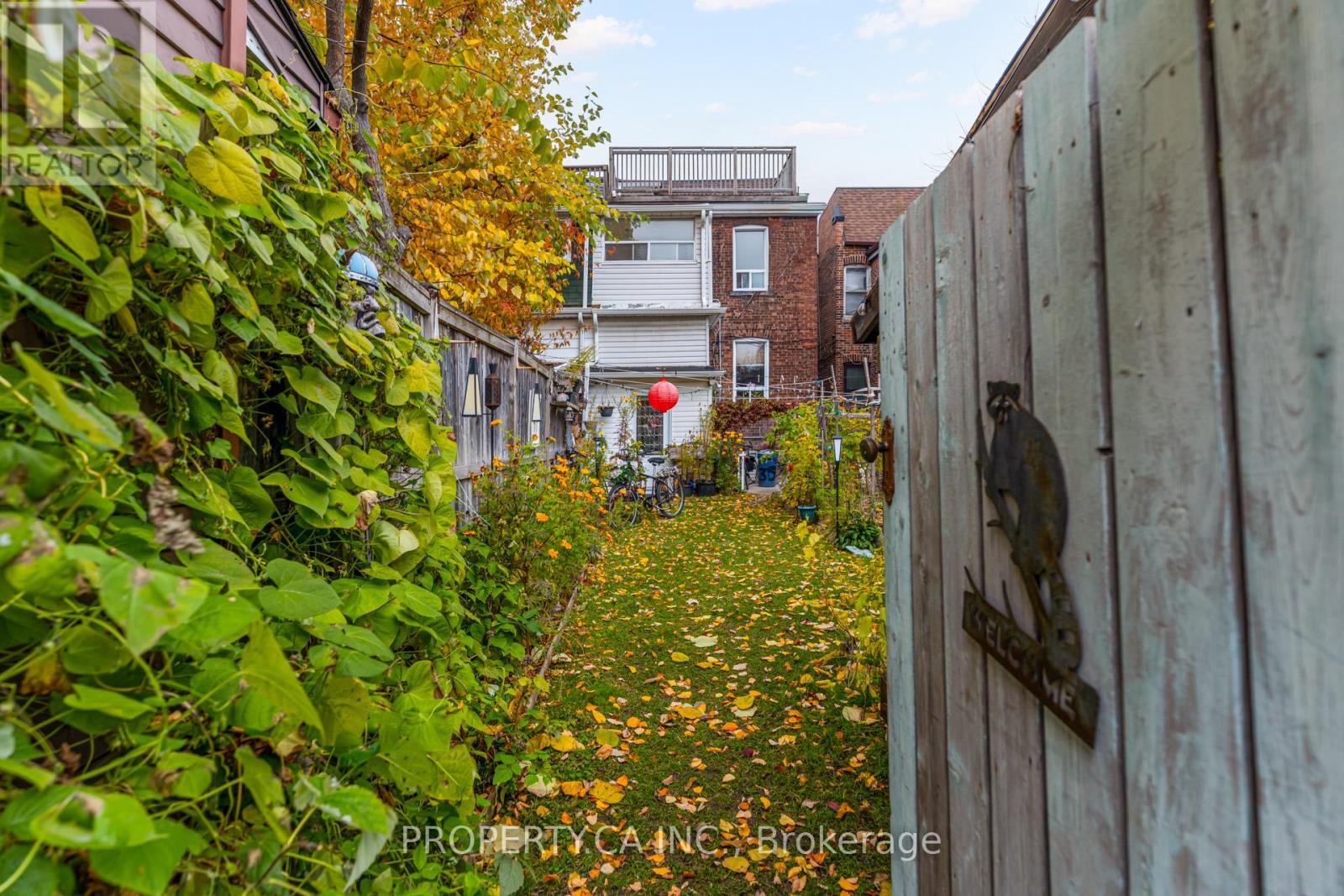 Upper - 356 Saint Clarens Avenue, Toronto, Ontario  M6H 3W3 - Photo 35 - C12520608