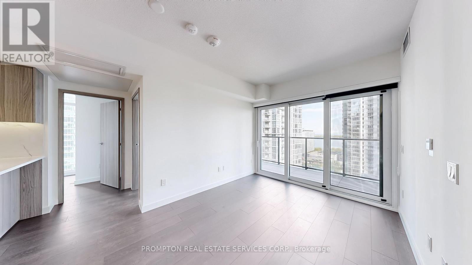 5810 - 3 Concord Cityplace Way, Toronto, Ontario M5V 0X4 - Photo 10 - C12520636