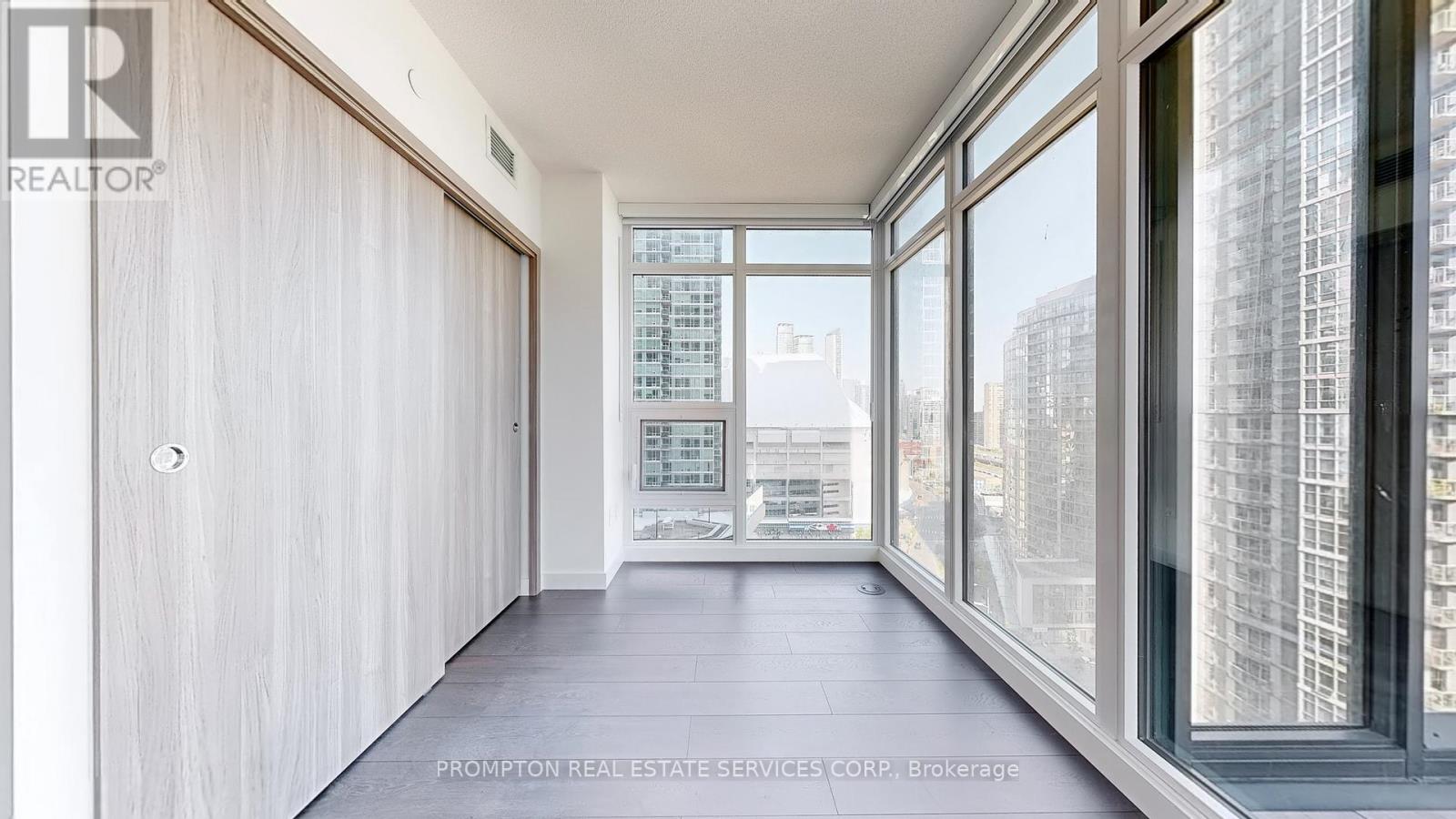 5810 - 3 Concord Cityplace Way, Toronto, Ontario M5V 0X4 - Photo 36 - C12520636