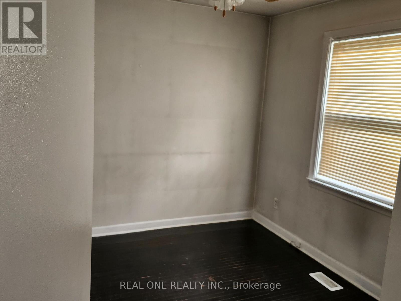 33 Urbandale Avenue, Toronto, Ontario M2M 2G9 - Photo 7 - C12520656