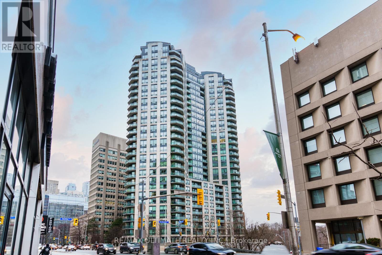 309 - 300 BLOOR STREET E, Toronto, Ontario