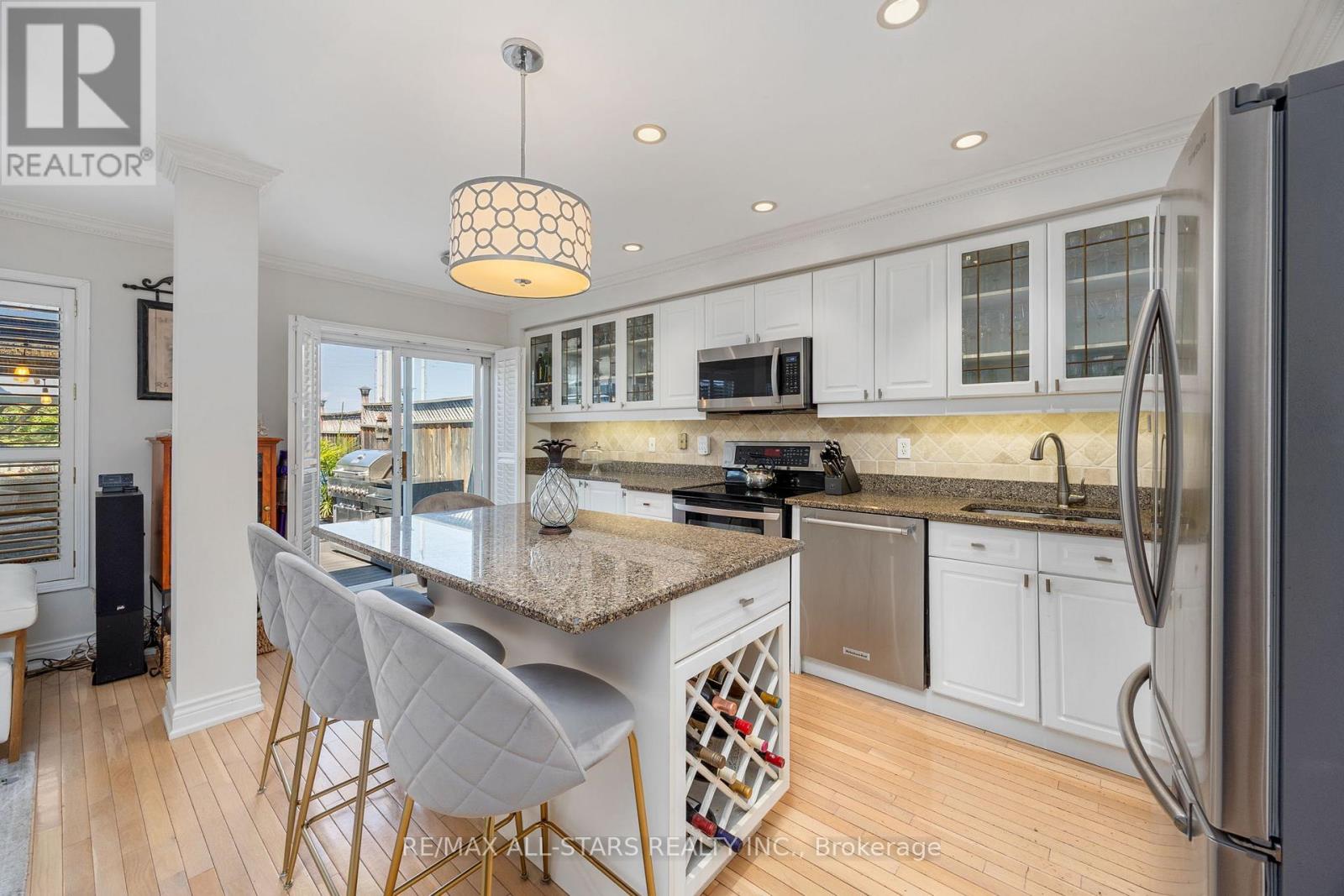 10 Sufi Crescent, Toronto, Ontario  M4A 2X3 - Photo 4 - C12379878