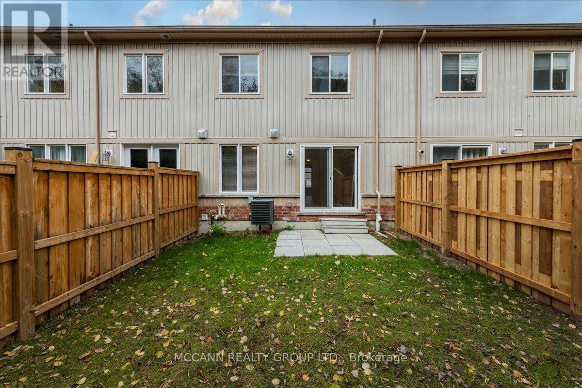 79 Franks Way, Barrie, Ontario  L4N 3J1 - Photo 4 - S12448344