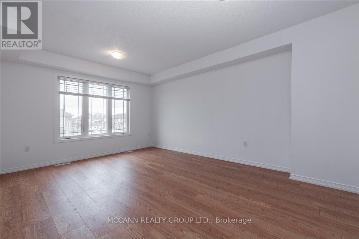 79 Franks Way, Barrie, Ontario  L4N 3J1 - Photo 11 - S12448344