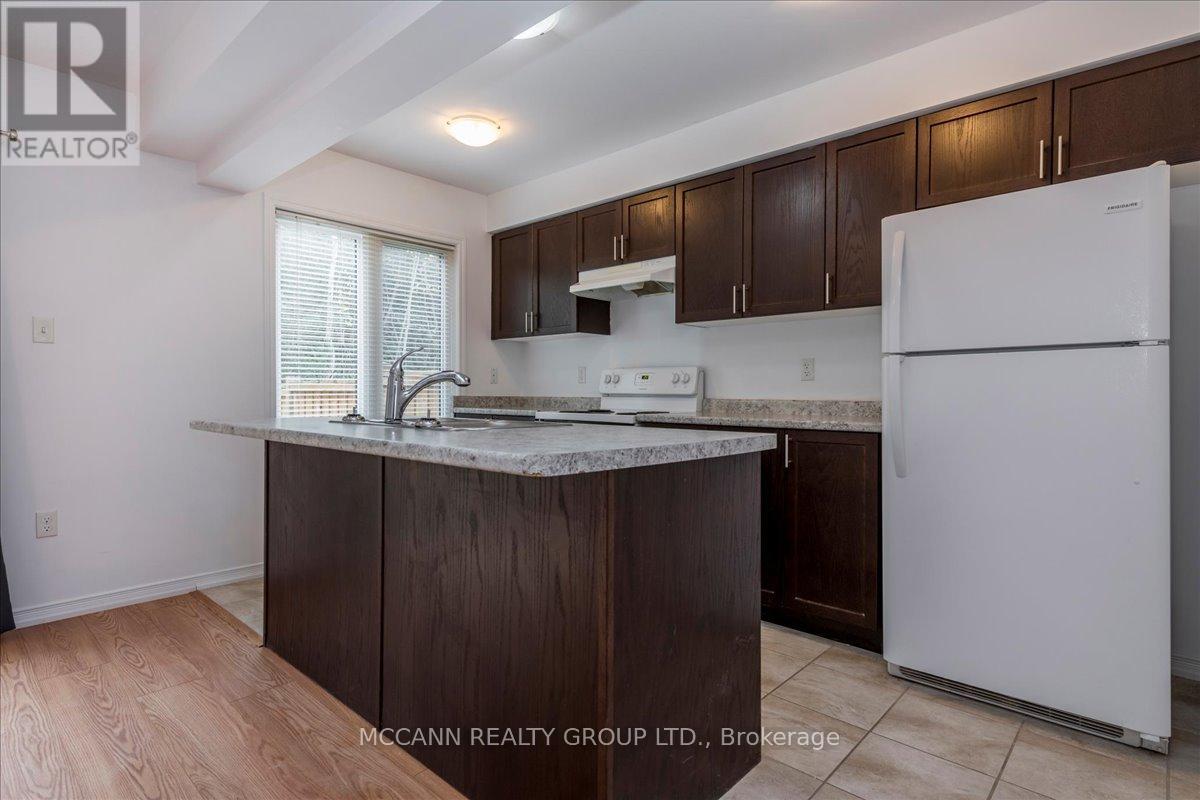 79 Franks Way, Barrie, Ontario  L4N 3J1 - Photo 7 - S12448344