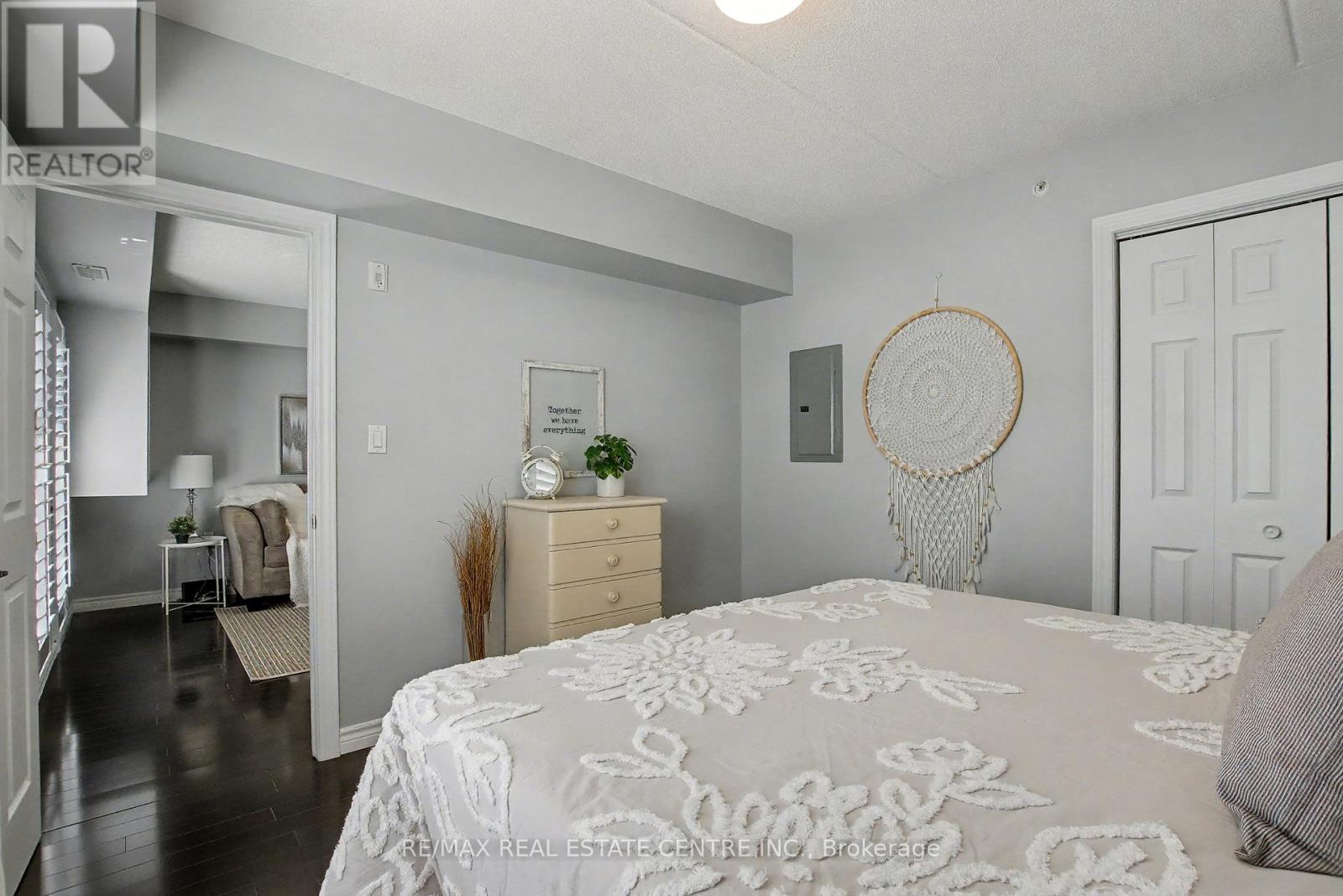 204 - 1380 Main Street E, Milton, Ontario  L9T 7S4 - Photo 14 - W12440503