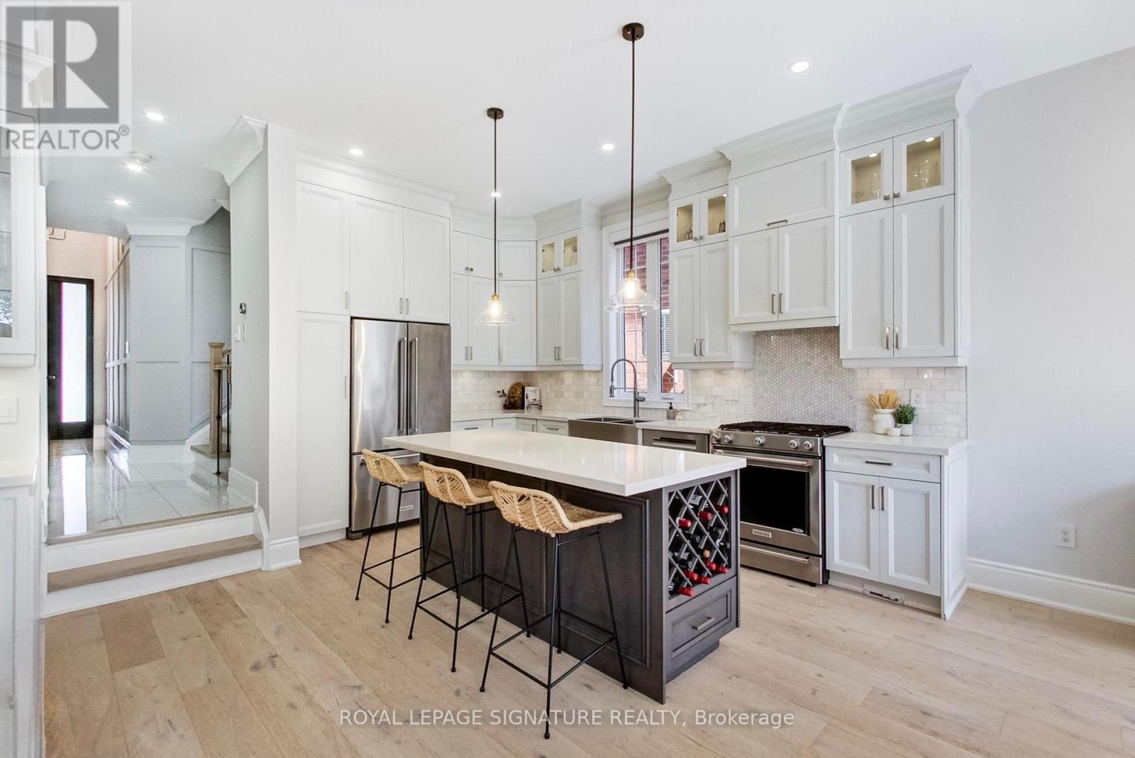 15a Owen Drive, Toronto, Ontario M8W 1W8 - Photo 6 - W12519748