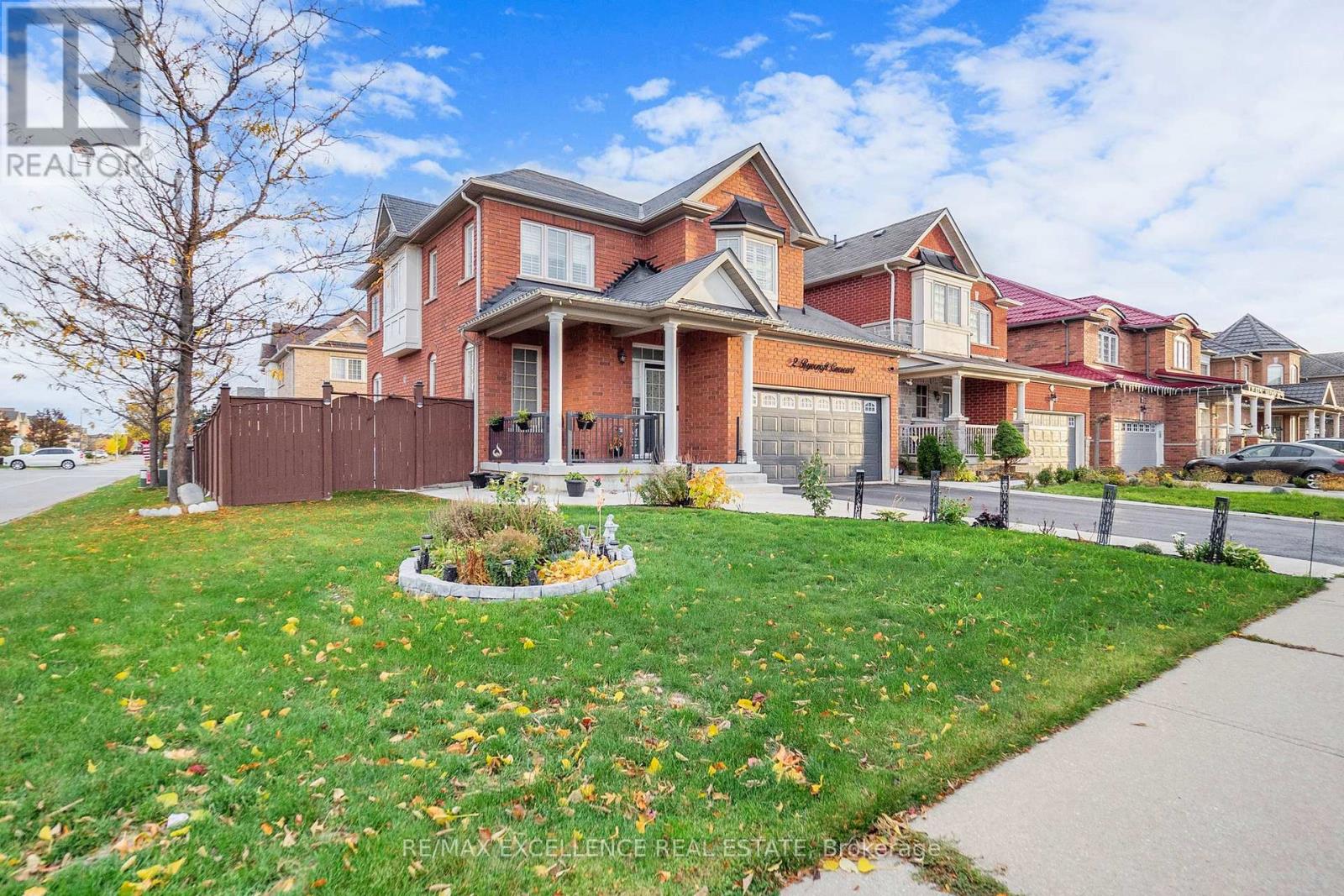 2 Ryecroft Crescent, Brampton, Ontario L6R 0M9 - Photo 2 - W12520450