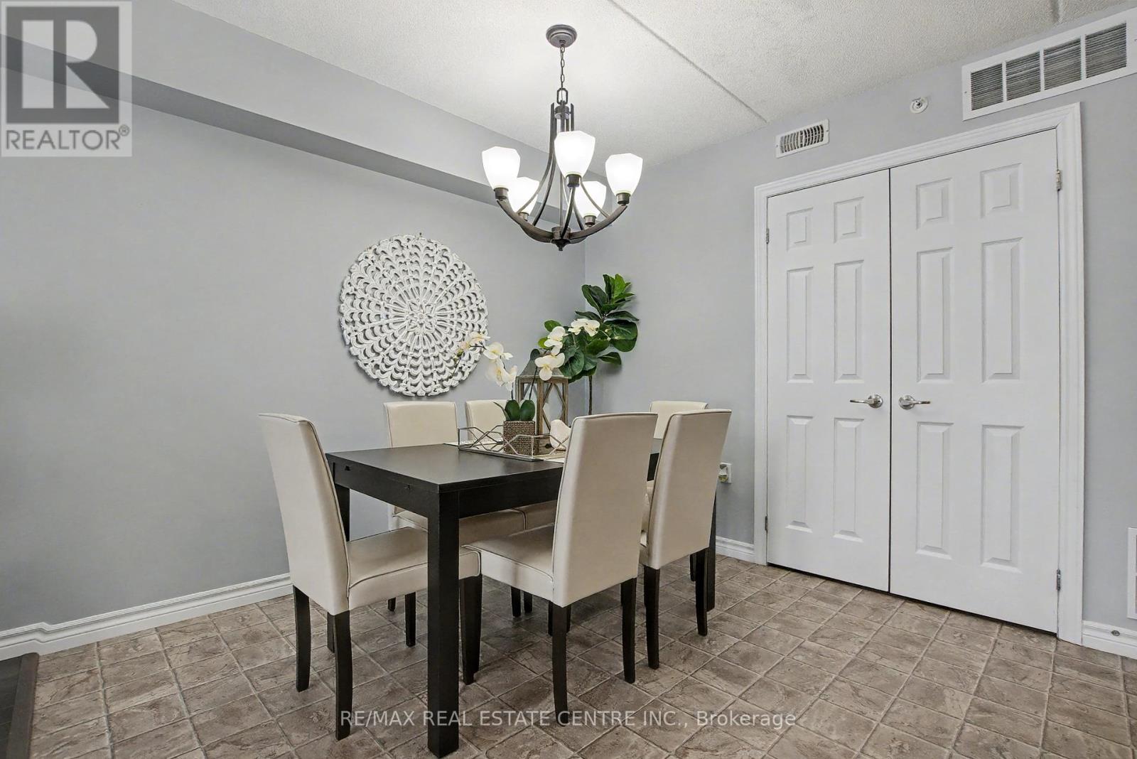 204 - 1380 Main Street E, Milton, Ontario  L9T 7S4 - Photo 9 - W12440503