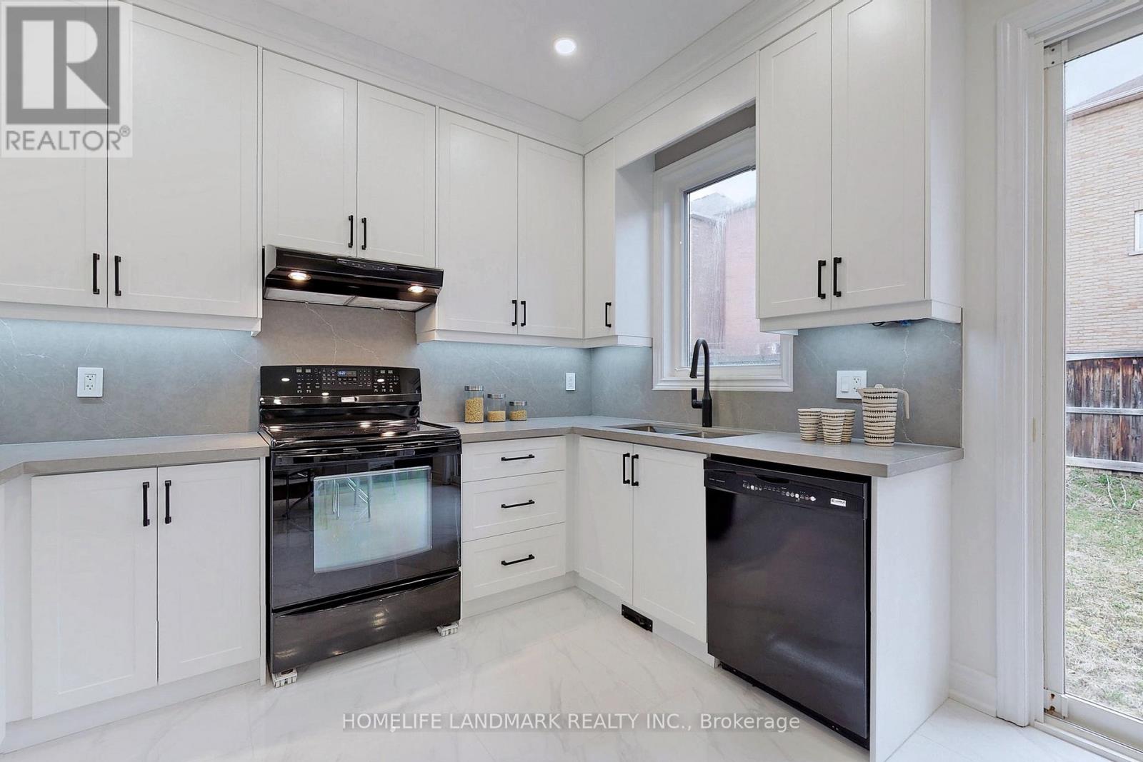 28 Township Avenue, Richmond Hill, Ontario  L4E 0J8 - Photo 34 - N12520592