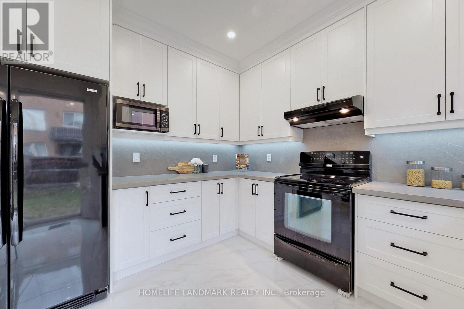 28 Township Avenue, Richmond Hill, Ontario  L4E 0J8 - Photo 37 - N12520592