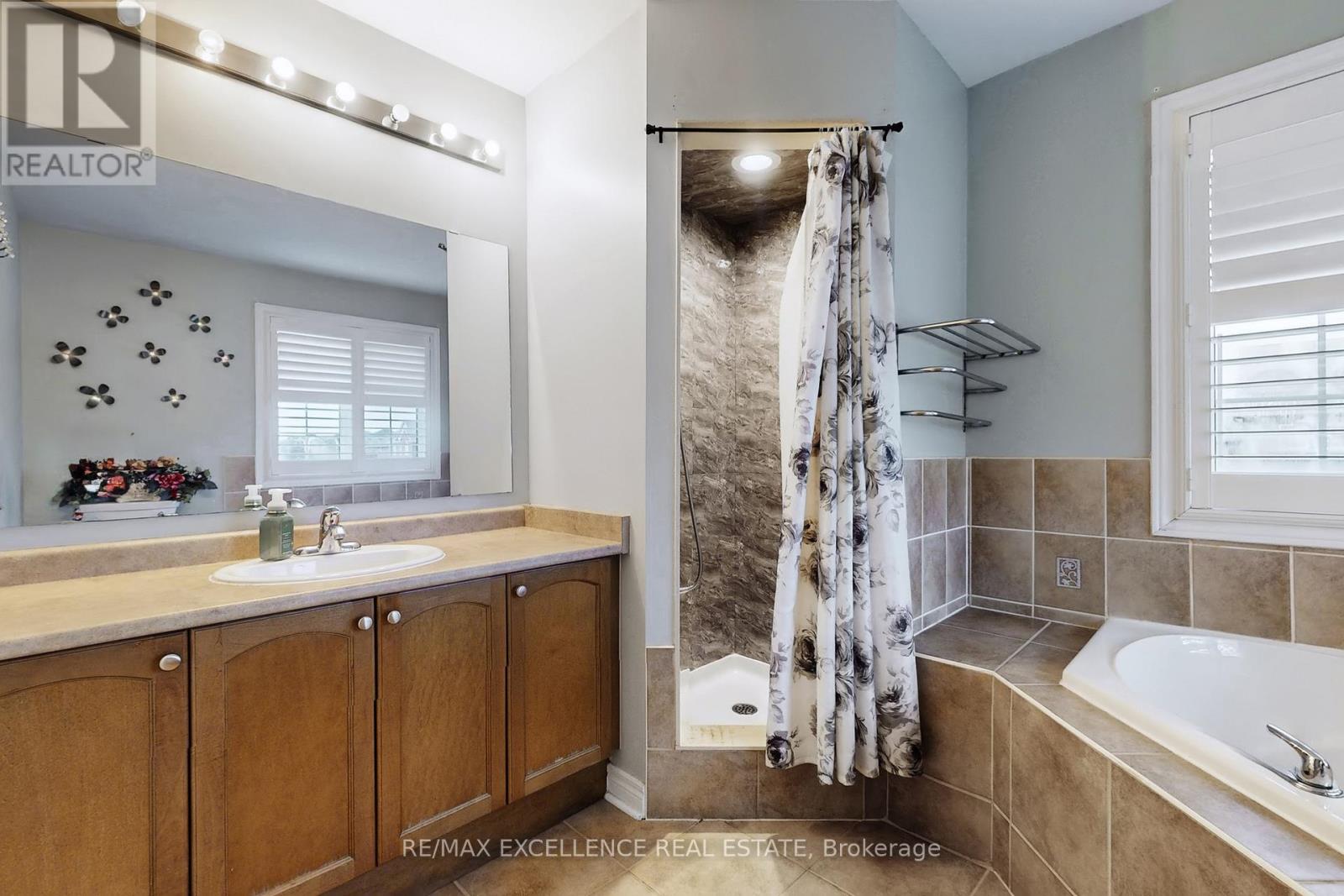 2 Ryecroft Crescent, Brampton, Ontario L6R 0M9 - Photo 25 - W12520450