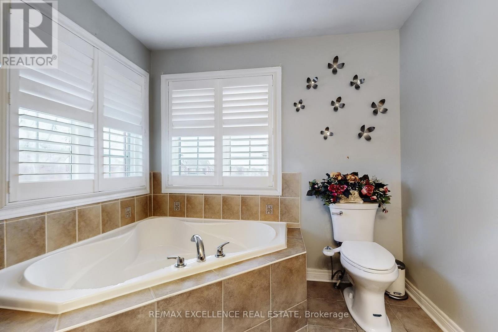 2 Ryecroft Crescent, Brampton, Ontario L6R 0M9 - Photo 27 - W12520450