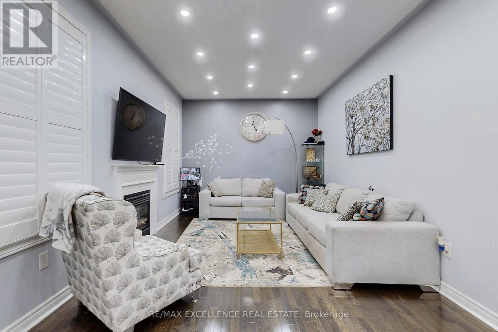 2 Ryecroft Crescent, Brampton, Ontario L6R 0M9 - Photo 7 - W12520450