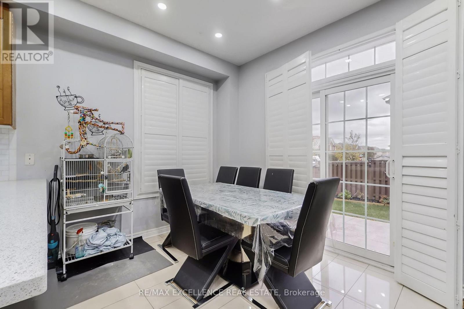 2 Ryecroft Crescent, Brampton, Ontario L6R 0M9 - Photo 15 - W12520450