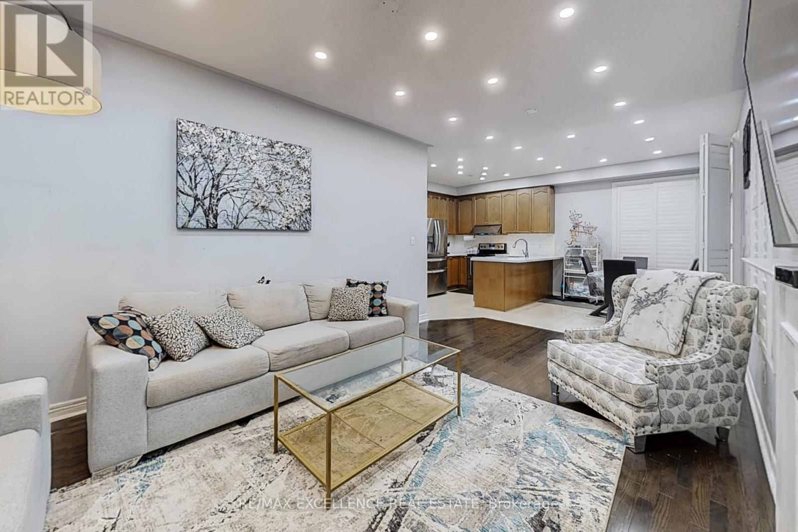 2 Ryecroft Crescent, Brampton, Ontario L6R 0M9 - Photo 10 - W12520450