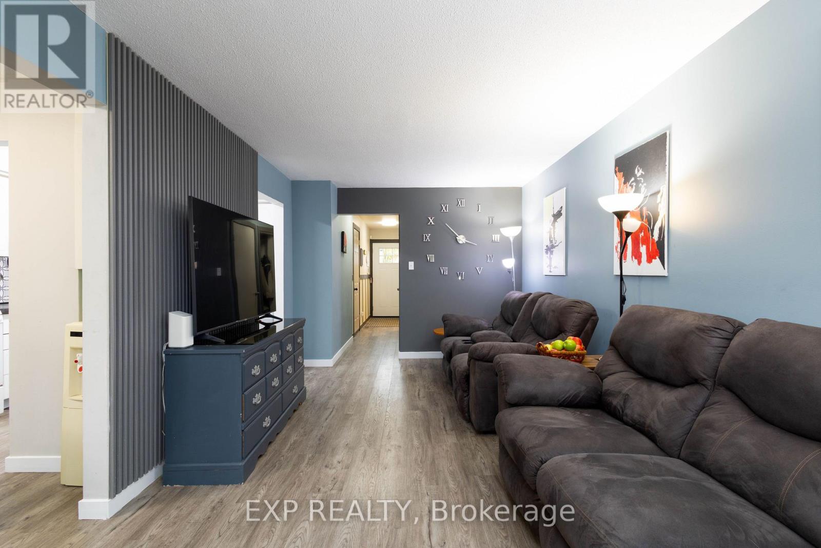 66 Chaucer Crescent, Barrie, Ontario  L4N 4T7 - Photo 9 - S12520590