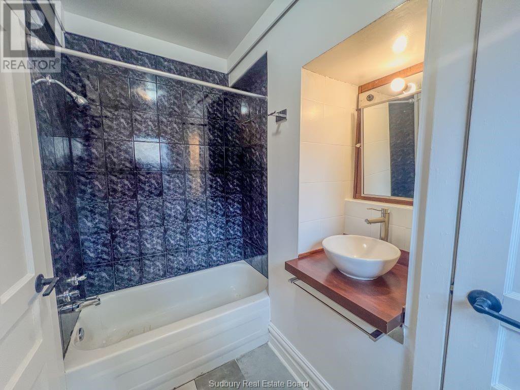 295 Van Horne Street, Sudbury, Ontario P3B 1J1 - Photo 13 - 2125558