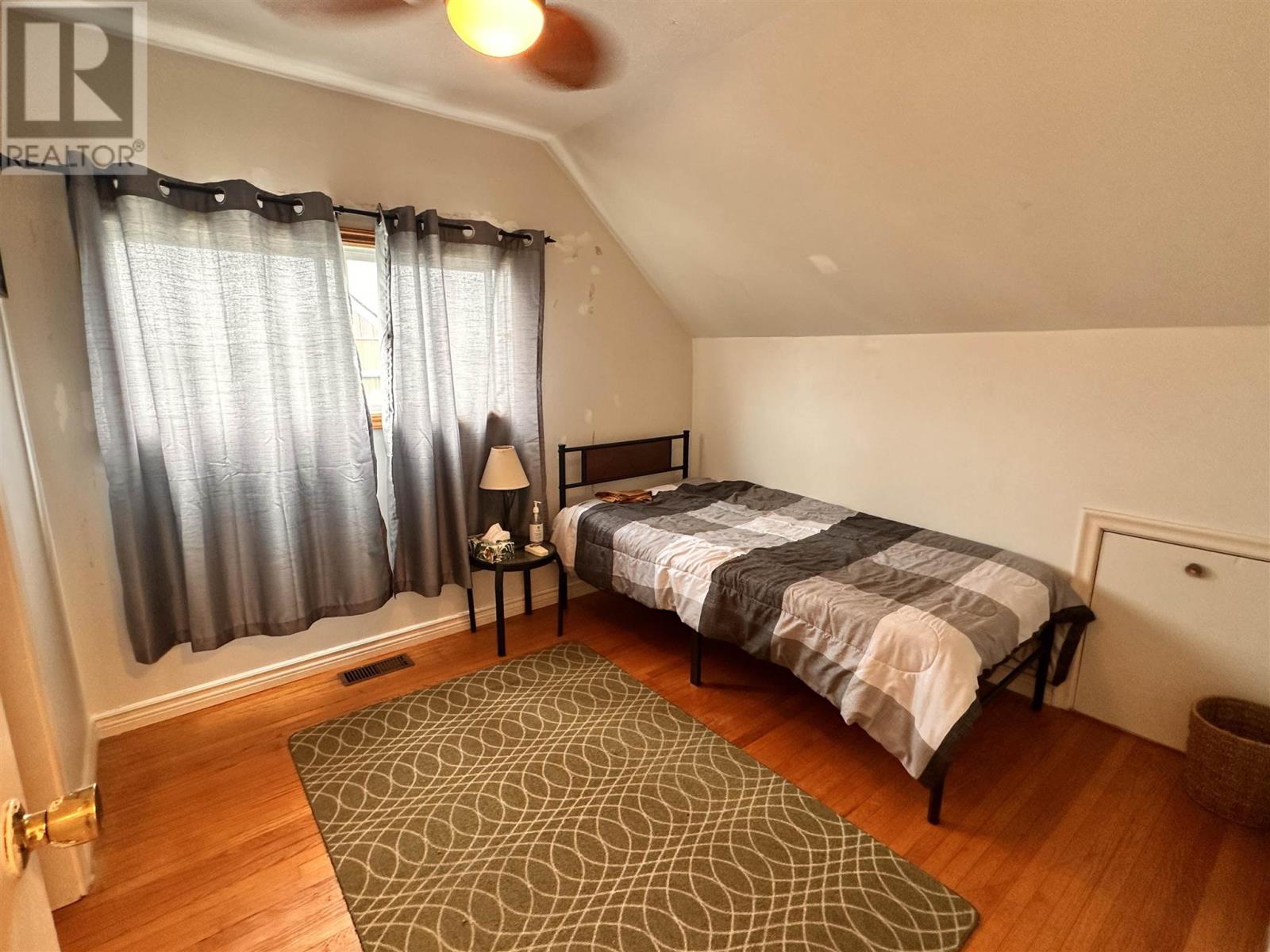 212 Hillside Dr S, Elliot Lake, Ontario  P5A 1N5 - Photo 11 - SM252056