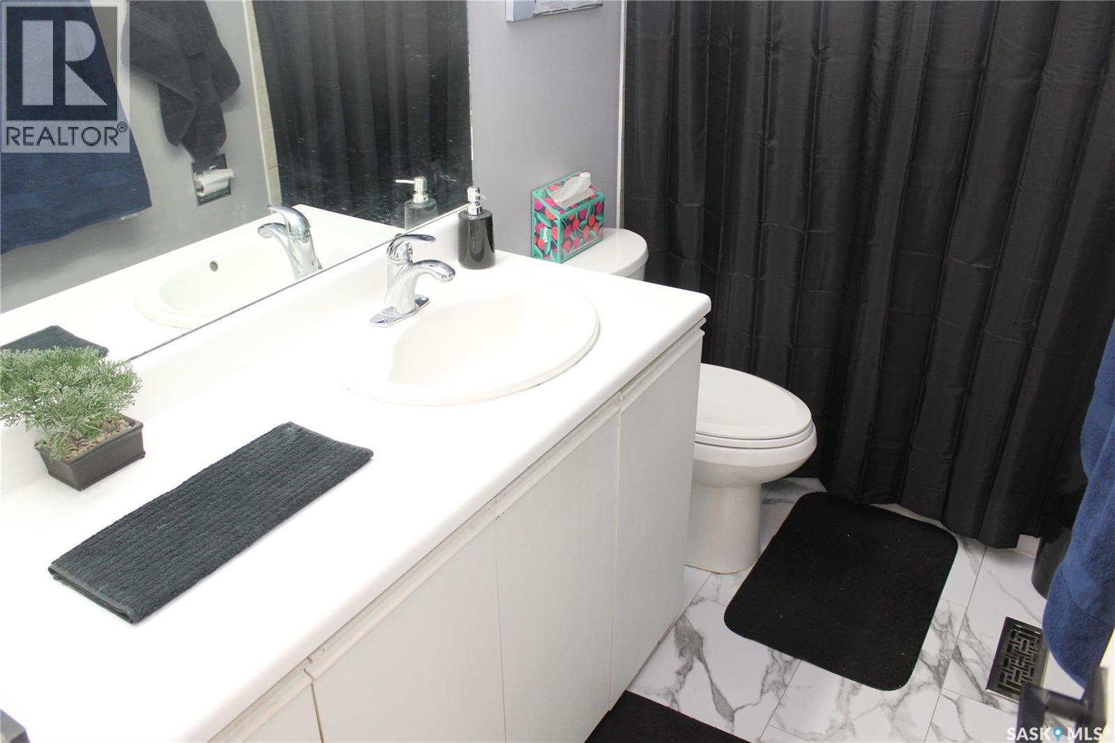 1220 Courtney Street, Regina, Saskatchewan  S4T 7R9 - Photo 12 - SK023564