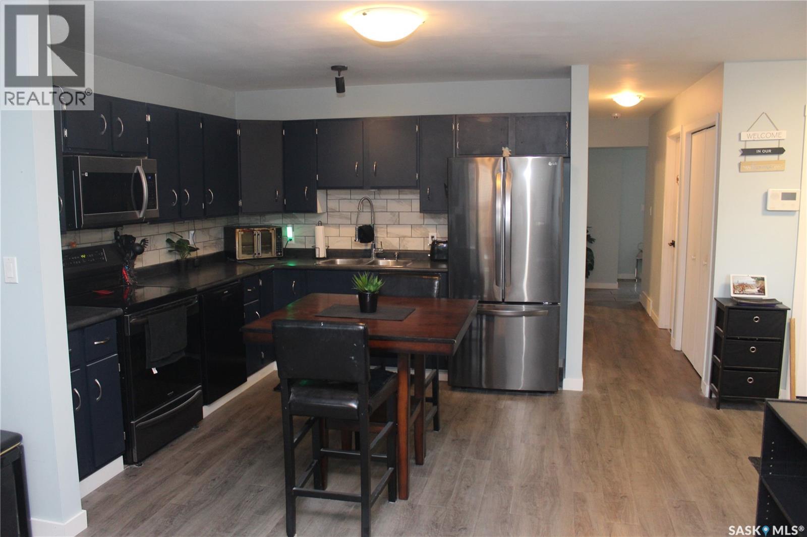 1220 Courtney Street, Regina, Saskatchewan  S4T 7R9 - Photo 7 - SK023564