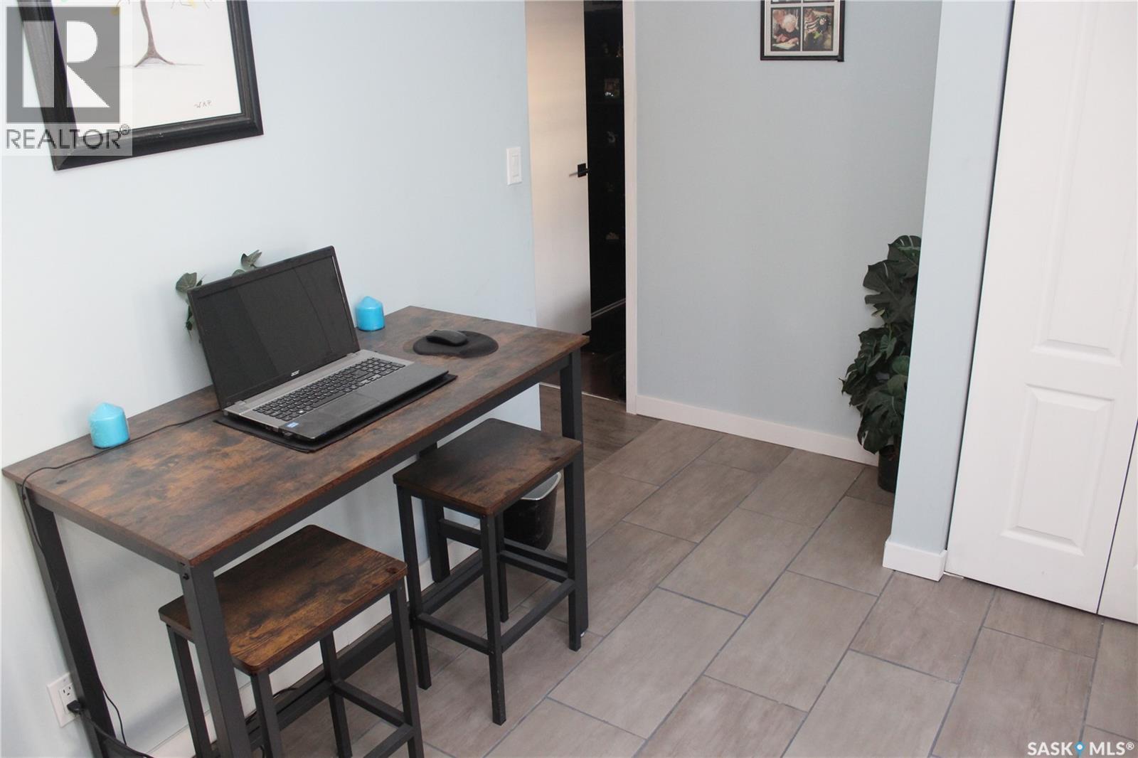 1220 Courtney Street, Regina, Saskatchewan  S4T 7R9 - Photo 18 - SK023564