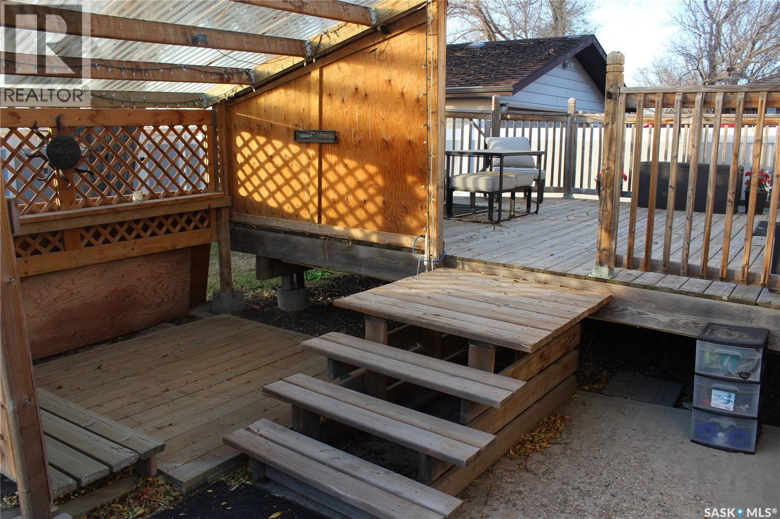 1220 Courtney Street, Regina, Saskatchewan  S4T 7R9 - Photo 34 - SK023564