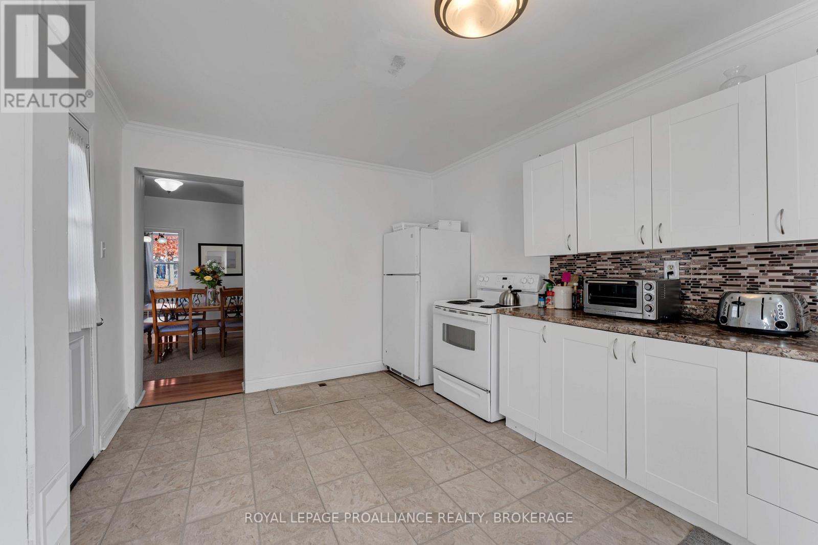 30, 32, 34 Victoria Avenue, Gananoque, Ontario  K7G 2R8 - Photo 13 - X12520860