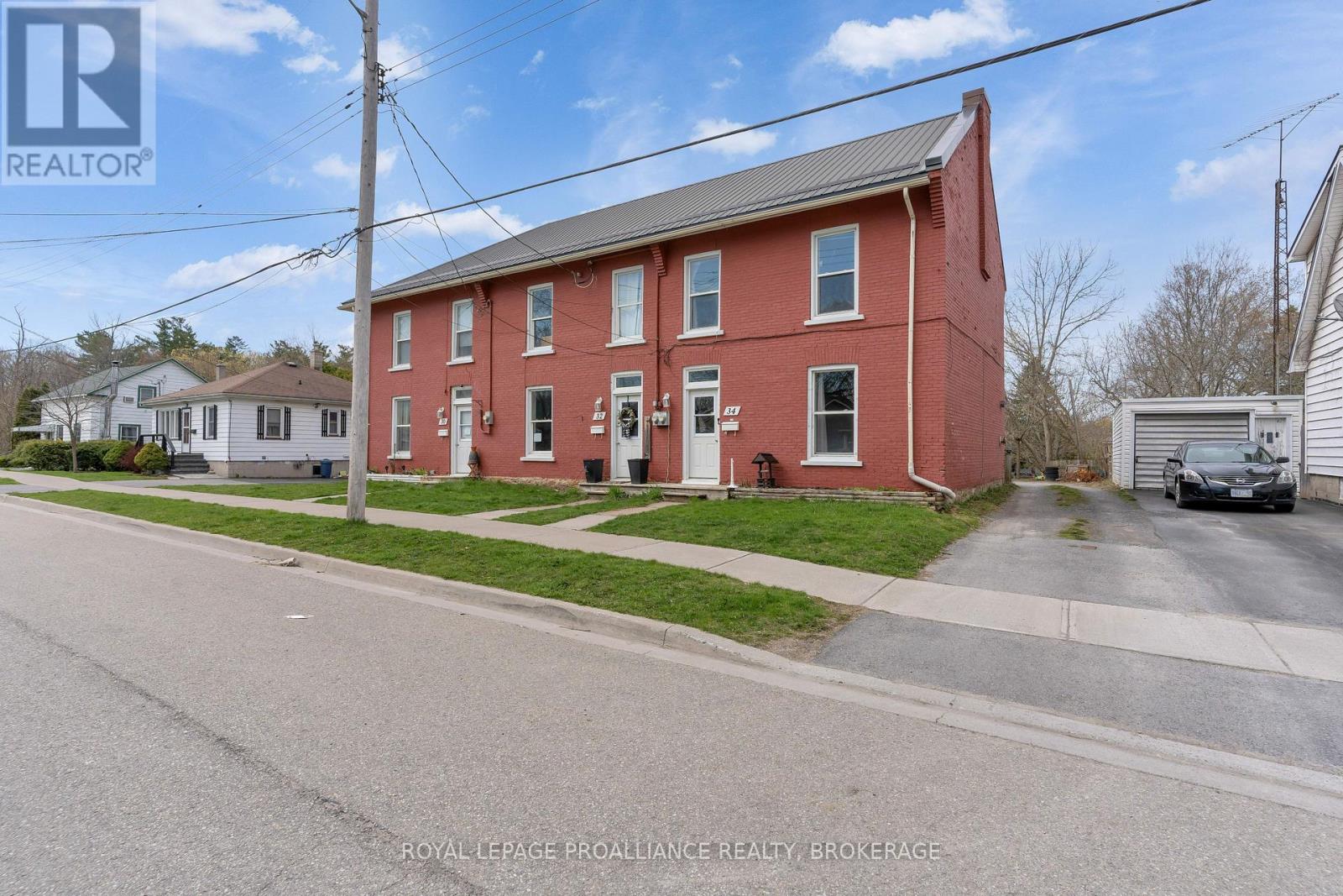 30, 32, 34 Victoria Avenue, Gananoque, Ontario  K7G 2R8 - Photo 2 - X12520860