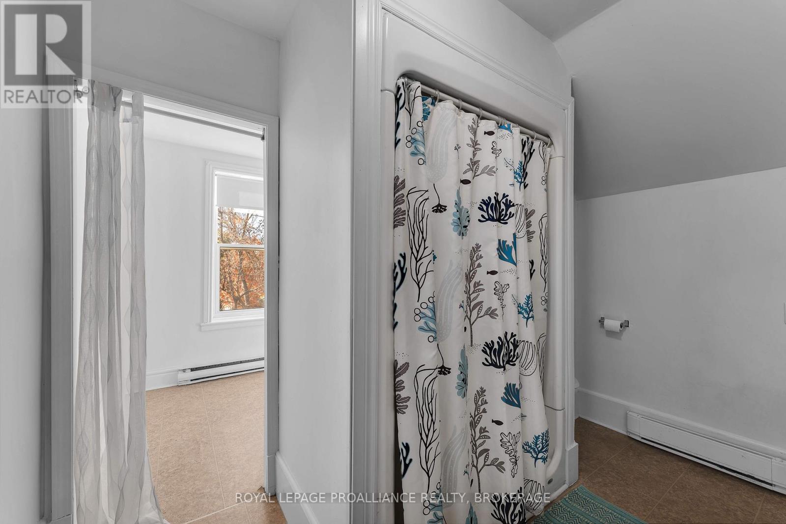 30, 32, 34 Victoria Avenue, Gananoque, Ontario  K7G 2R8 - Photo 27 - X12520860