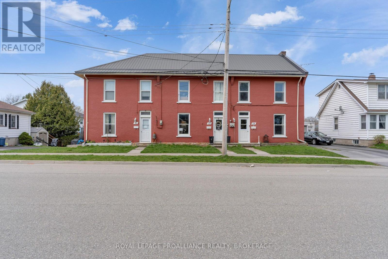 30, 32, 34 Victoria Avenue, Gananoque, Ontario  K7G 2R8 - Photo 3 - X12520860