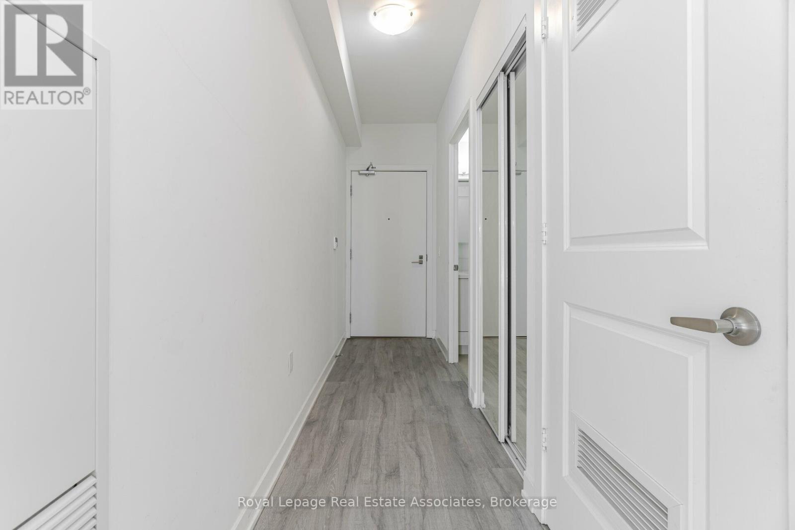 207 - 4677 Glen Erin Drive, Mississauga, Ontario  L5M 2E3 - Photo 3 - W12520594