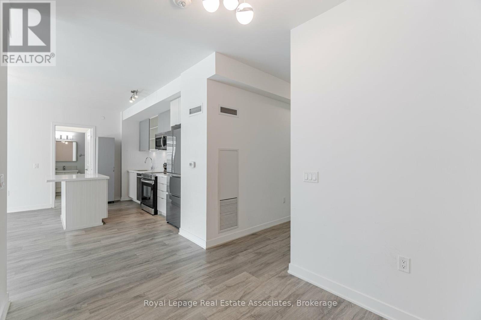 207 - 4677 Glen Erin Drive, Mississauga, Ontario  L5M 2E3 - Photo 5 - W12520594