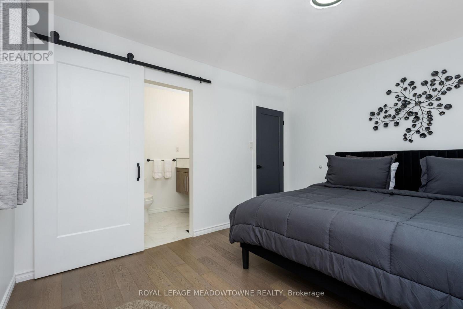 4 Chipper Court, Halton Hills, Ontario  L7G 1L3 - Photo 17 - W12520622