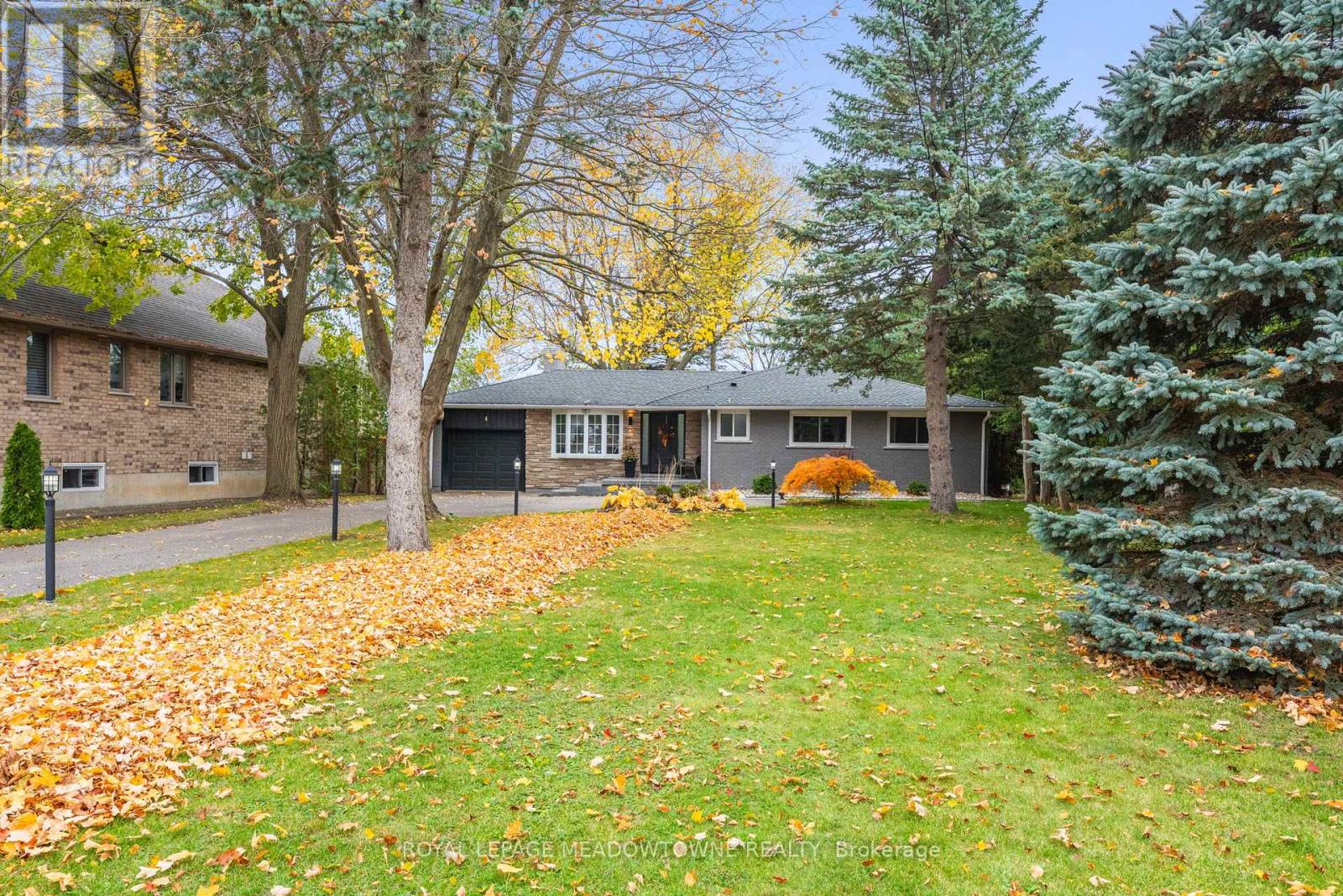 4 Chipper Court, Halton Hills, Ontario  L7G 1L3 - Photo 3 - W12520622