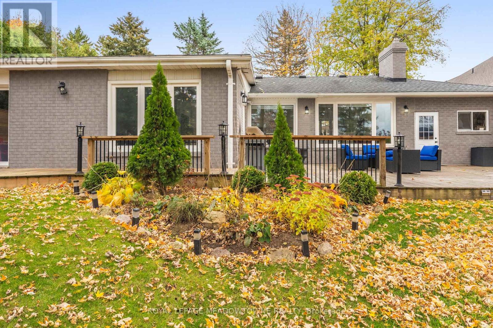 4 Chipper Court, Halton Hills, Ontario  L7G 1L3 - Photo 31 - W12520622