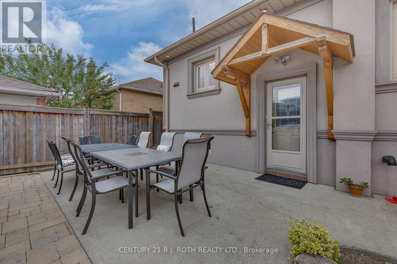 193 Epsom Downs Drive, Toronto, Ontario  M3M 1S8 - Photo 10 - W12520638