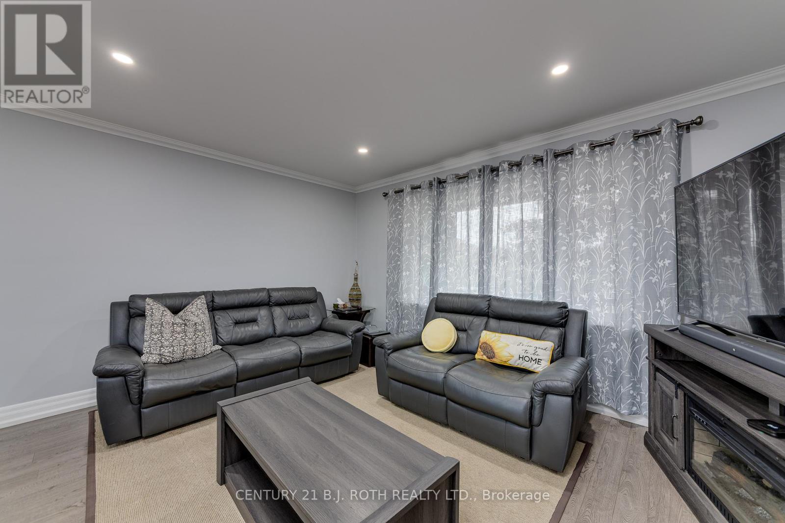 193 Epsom Downs Drive, Toronto, Ontario  M3M 1S8 - Photo 17 - W12520638