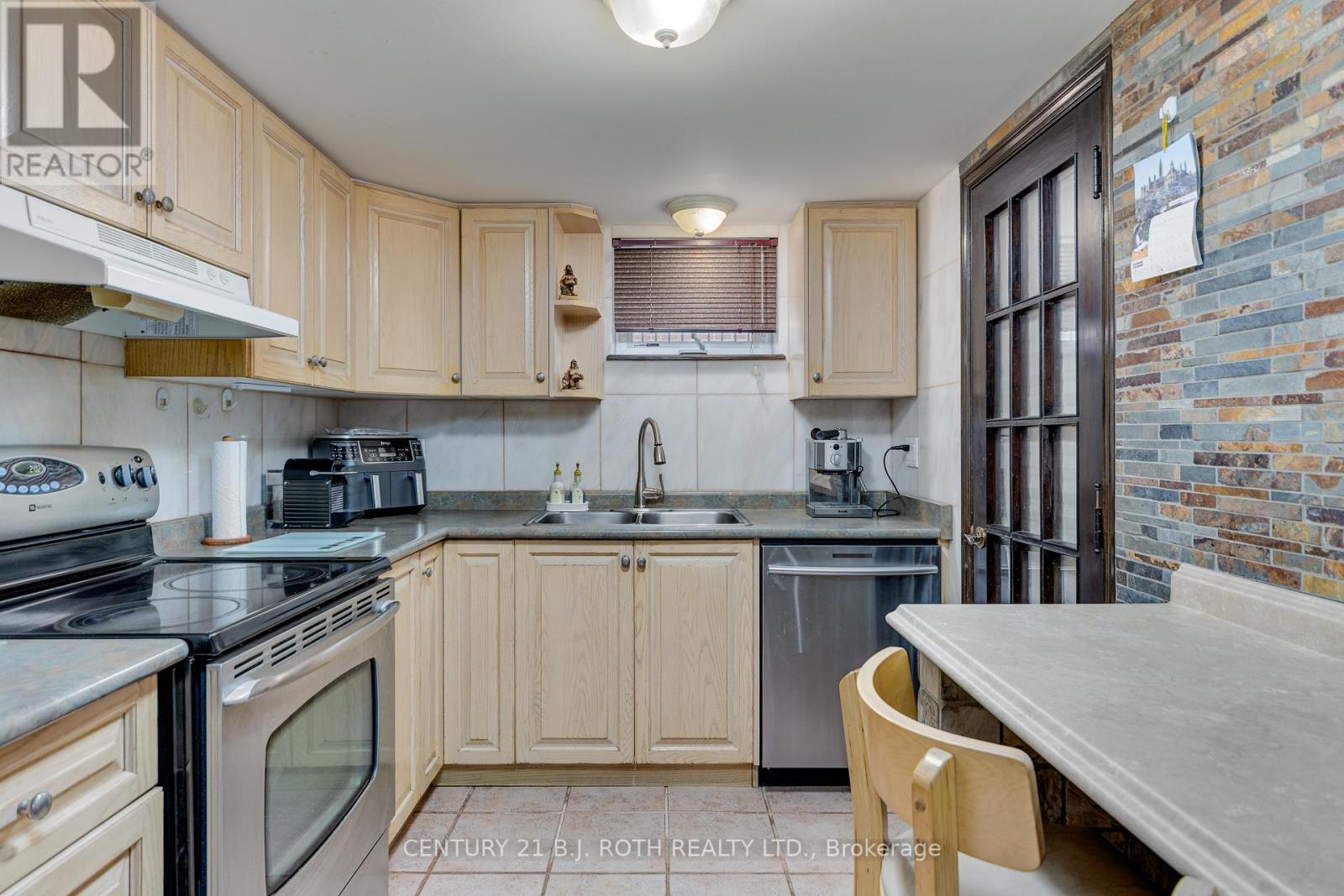 193 Epsom Downs Drive, Toronto, Ontario  M3M 1S8 - Photo 45 - W12520638