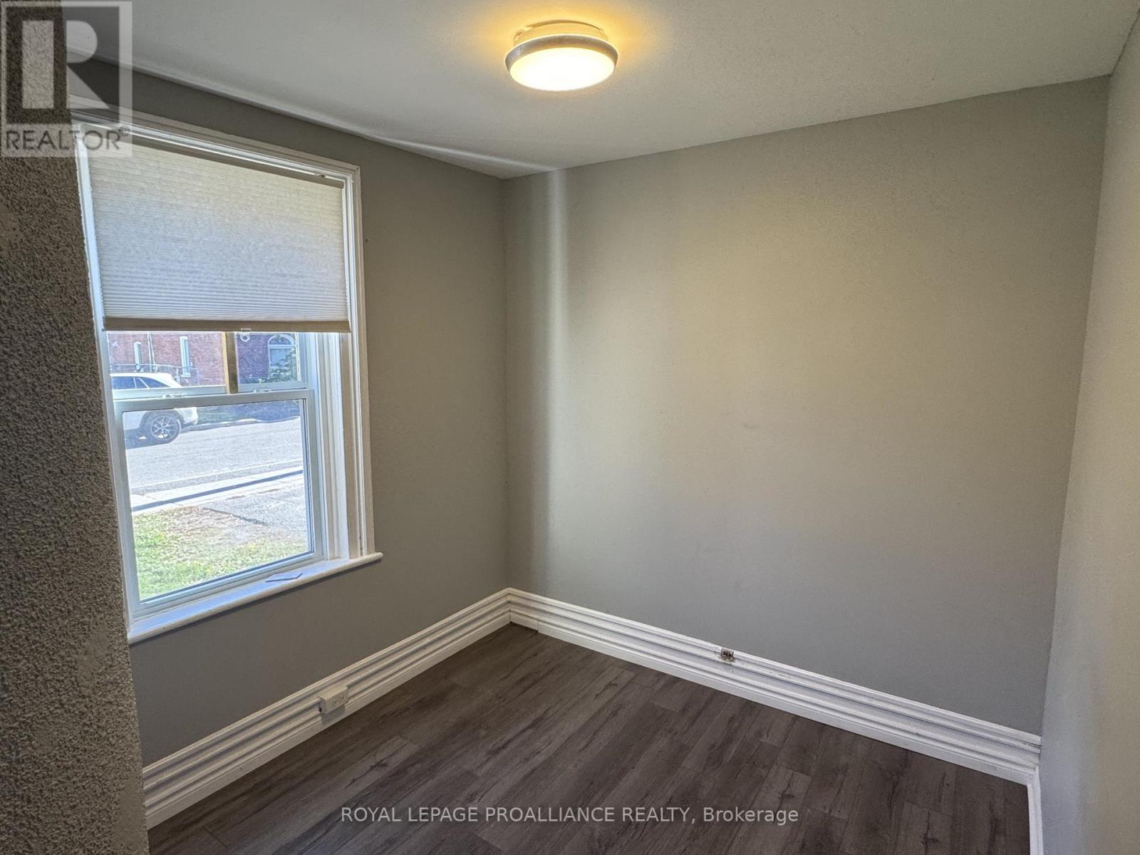 A - 28 Sinclair Street, Belleville, Ontario  K8P 3S6 - Photo 11 - X12520822