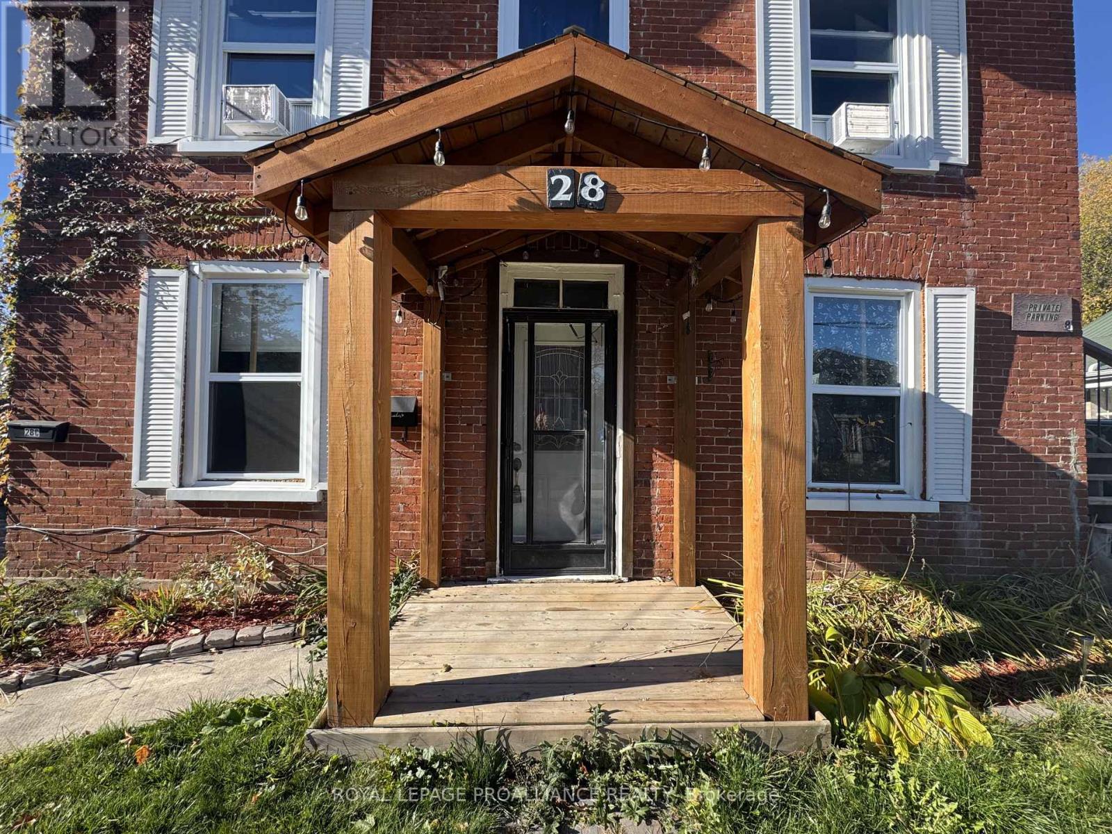 A - 28 Sinclair Street, Belleville, Ontario  K8P 3S6 - Photo 2 - X12520822