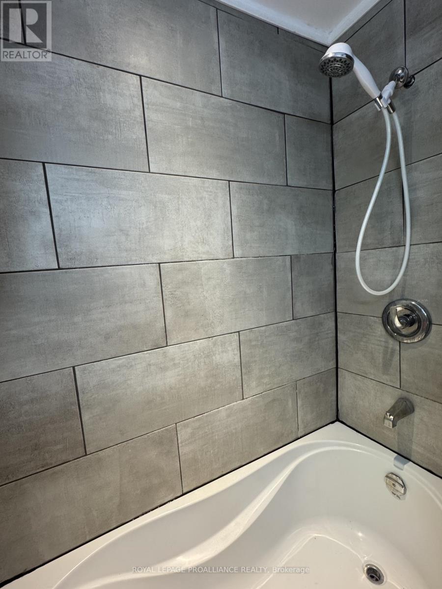 A - 28 Sinclair Street, Belleville, Ontario  K8P 3S6 - Photo 21 - X12520822