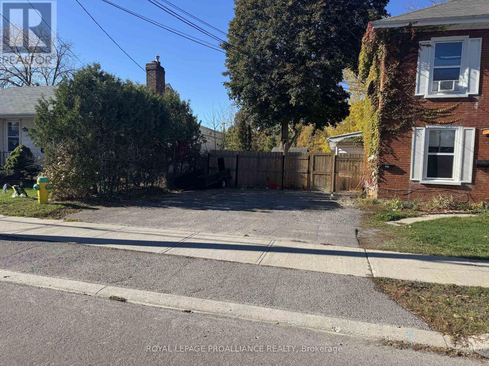 A - 28 Sinclair Street, Belleville, Ontario  K8P 3S6 - Photo 3 - X12520822