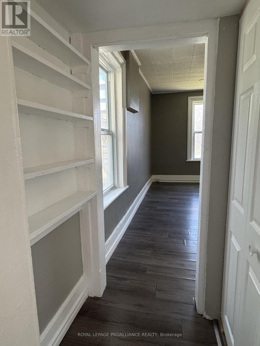 A - 28 Sinclair Street, Belleville, Ontario  K8P 3S6 - Photo 7 - X12520822