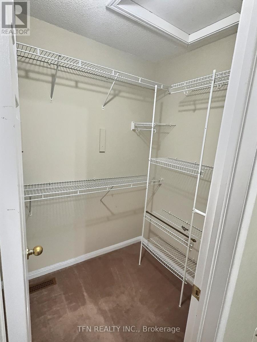 50 Kirkland Place, Whitby, Ontario  L1P 1X3 - Photo 12 - E12354636