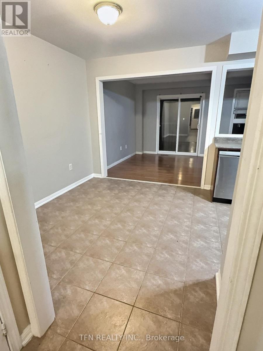 50 Kirkland Place, Whitby, Ontario  L1P 1X3 - Photo 3 - E12354636