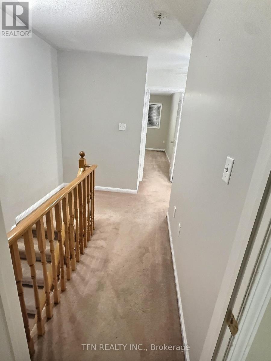 50 Kirkland Place, Whitby, Ontario  L1P 1X3 - Photo 6 - E12354636