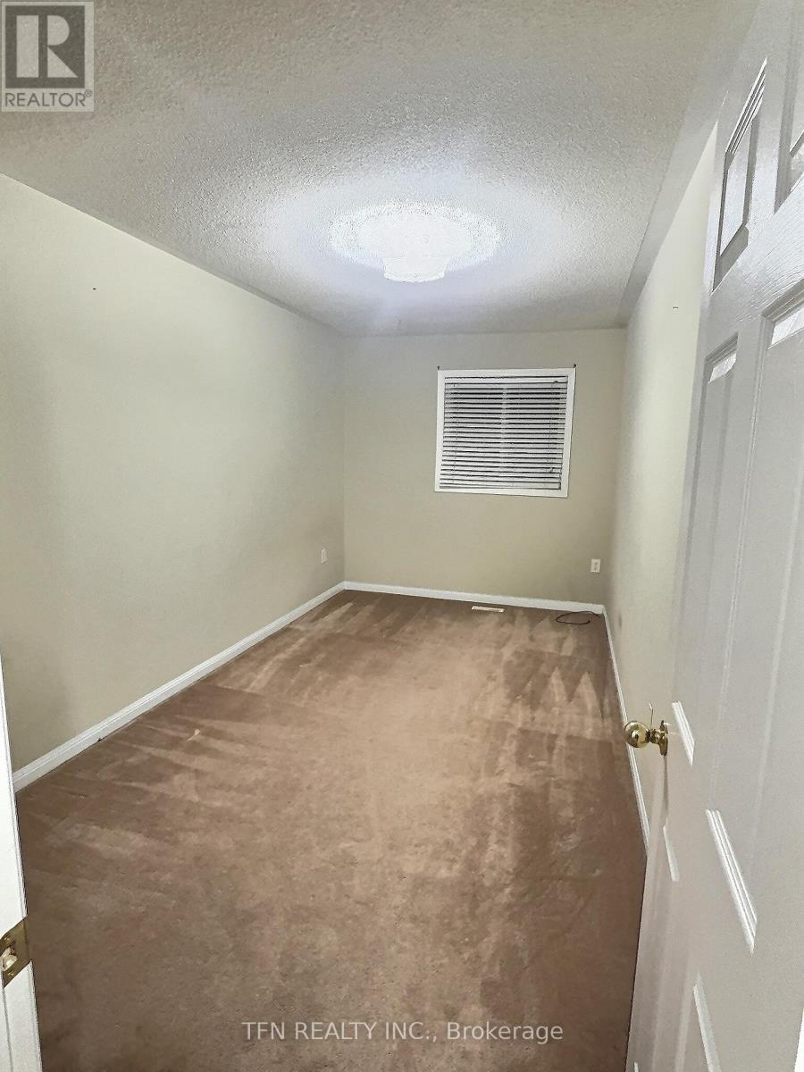 50 Kirkland Place, Whitby, Ontario  L1P 1X3 - Photo 7 - E12354636