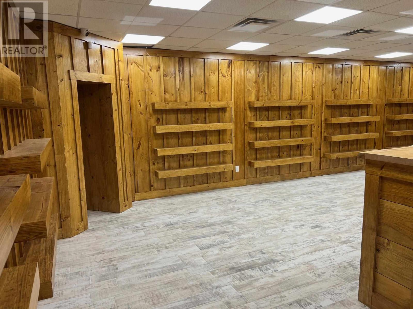 17 Manitoba Rd, Elliot Lake, Ontario  P5A 2A6 - Photo 3 - SM253205